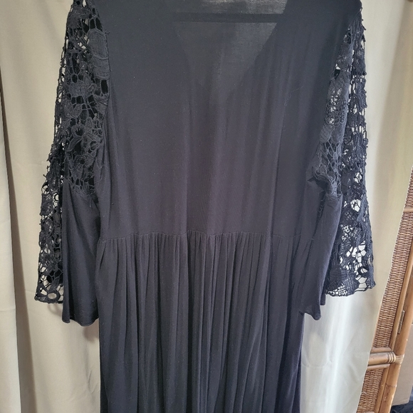 Dress - Picture 4 of 4